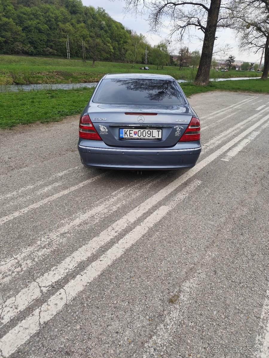 Mercedes E320i 4matic - 4