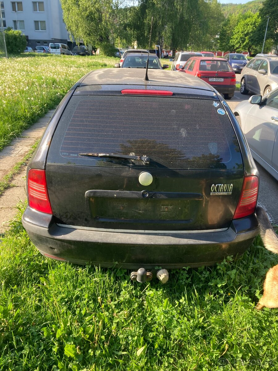 Škoda Octavia 1 1.9 Škoda Felicia 1.3