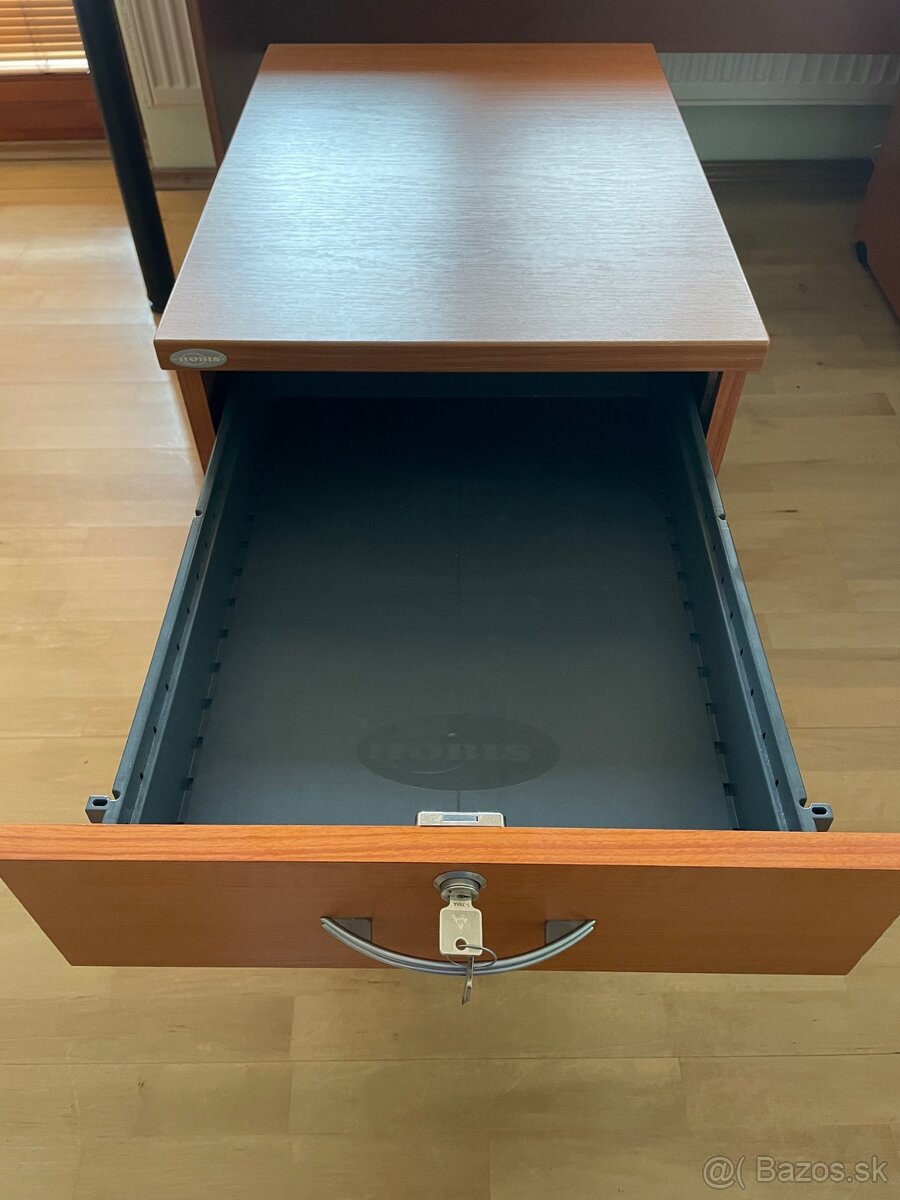 Rohový stôl do pracovne, detskej izby, kancelárie - 4