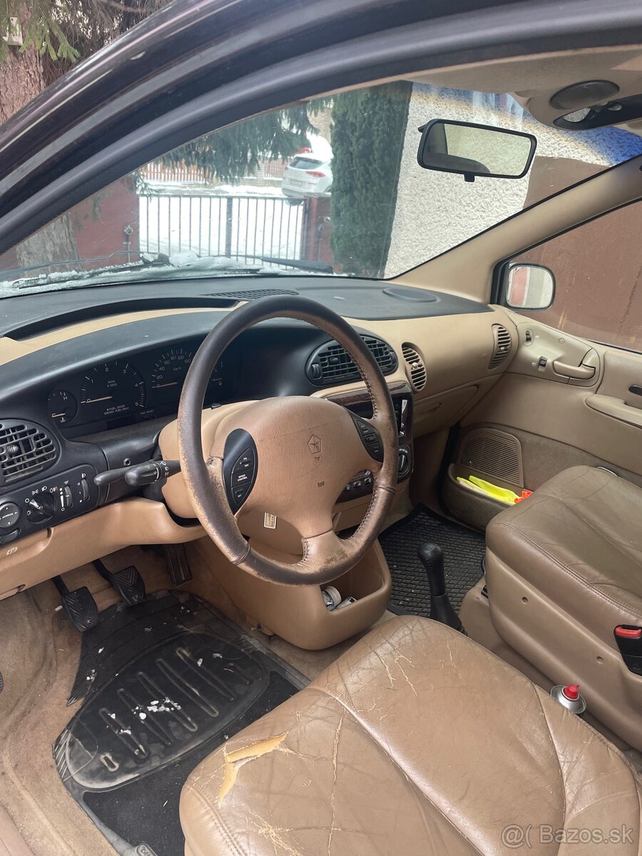 Chrysler Voyager 2,5Td - 4
