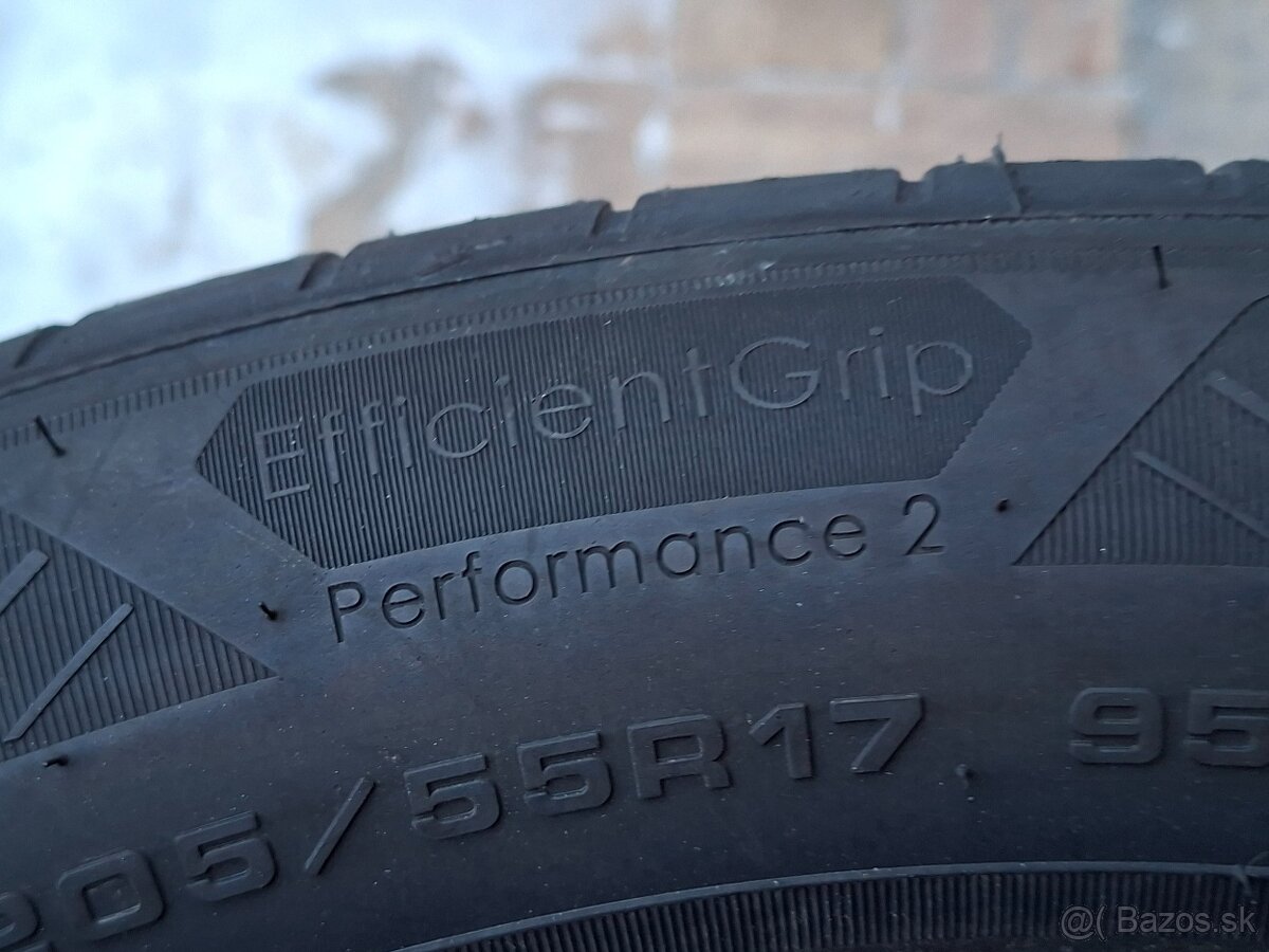 Predám letné pneu.Goodyear Efficient Grip--205/55/17-95V - 4