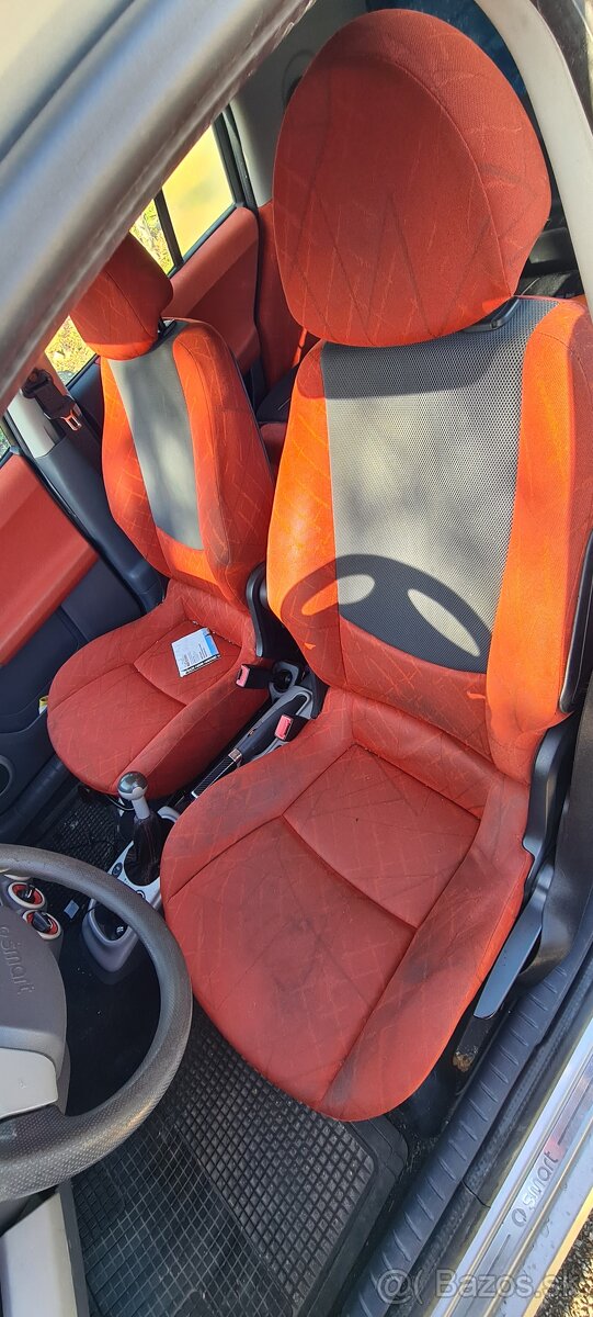 Rozpredám Smart ForFour na súčiastky - 4