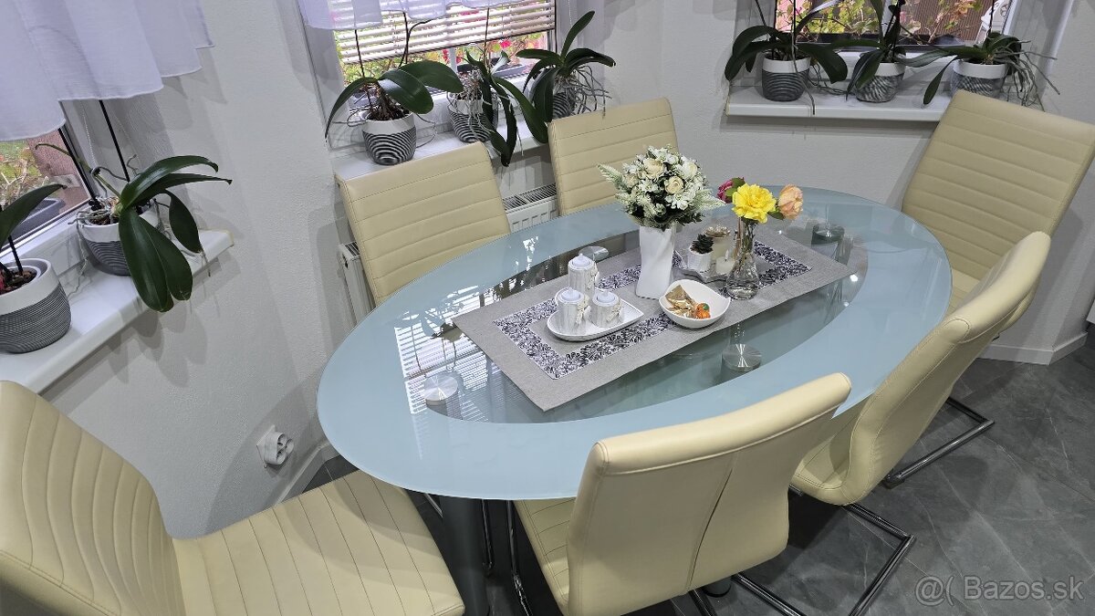 Jedalensky stol a stolicky - 4