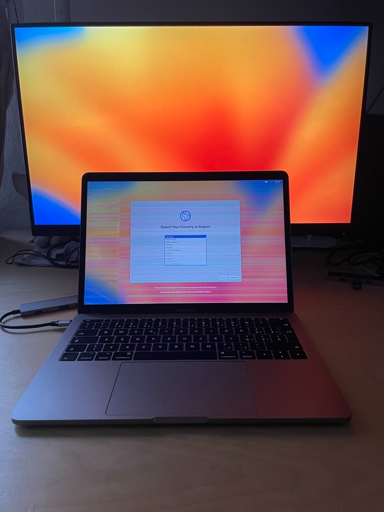 MacBook Pro 2017, 13", 256gb, 8gRAM poškodený Display - 4