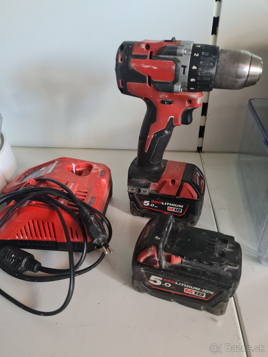 Aku vŕtačka s príklepom Milwaukee - 4