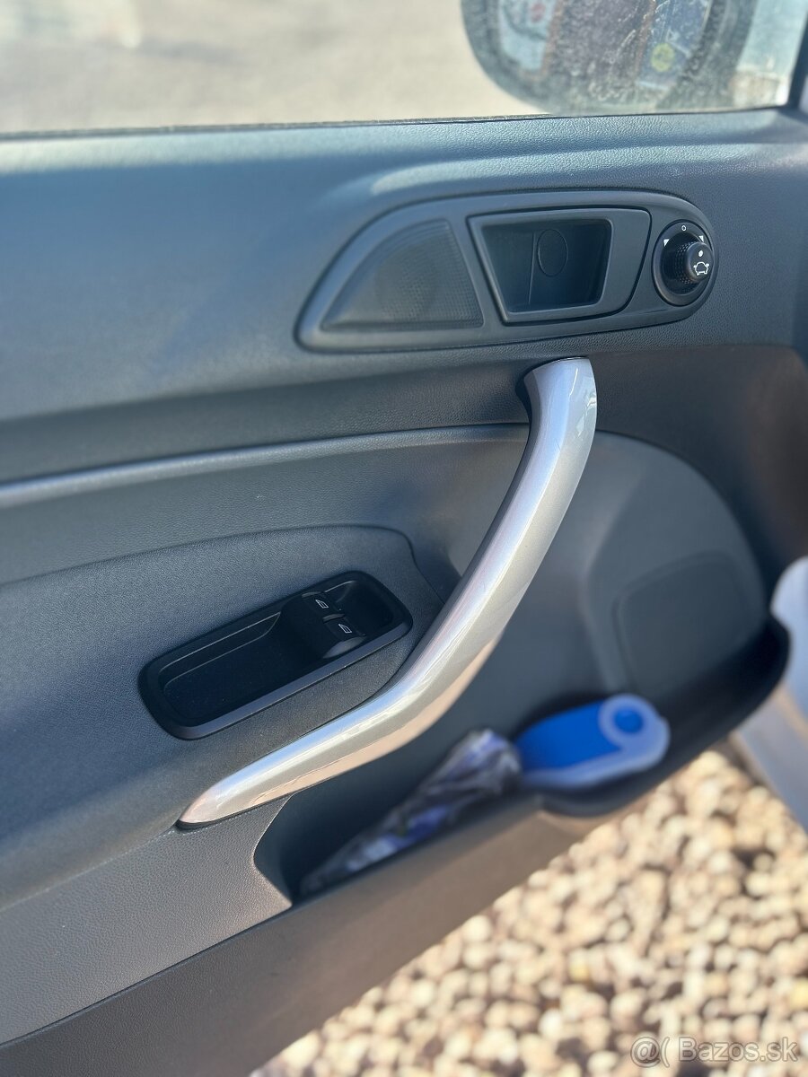 Ford Fiesta 1,6TDCI hatchback,66kw,M5,NM - 4