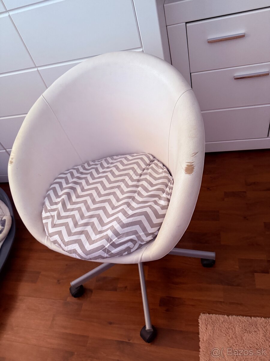 otočné kreslo IKEA - 4