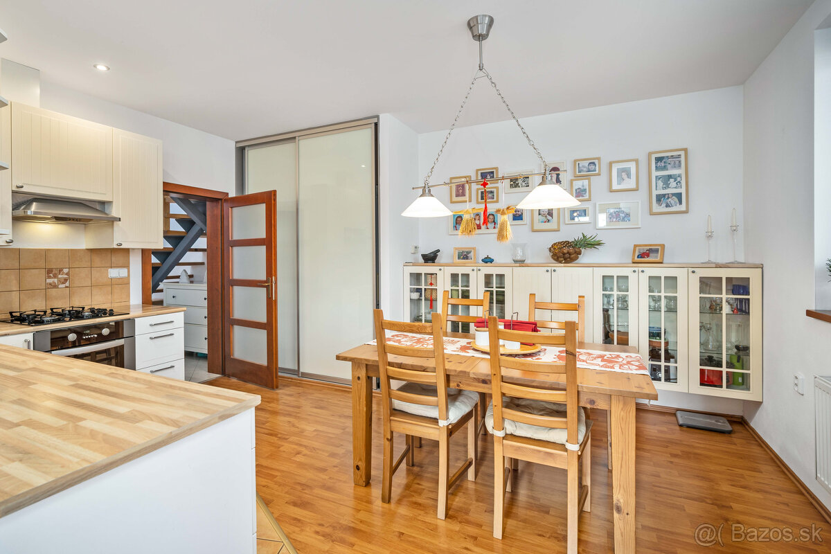 Pekný dvojpodlažný RD v Modranke so samostatnou bytovou jedn - 4