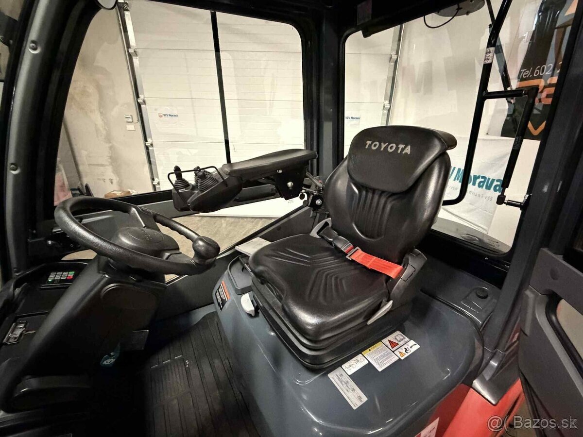 Toyota Dieselový VZV 52-8FDF20 zánovní 1035mth - 4