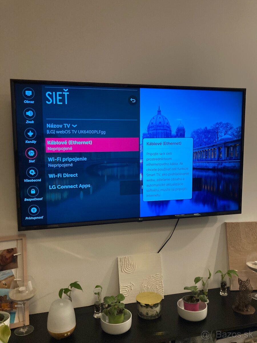 LG 140cm smart TV - 4