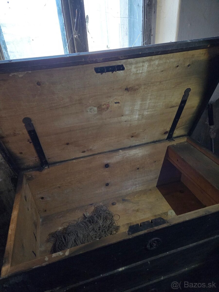 Starožitná komoda - 4