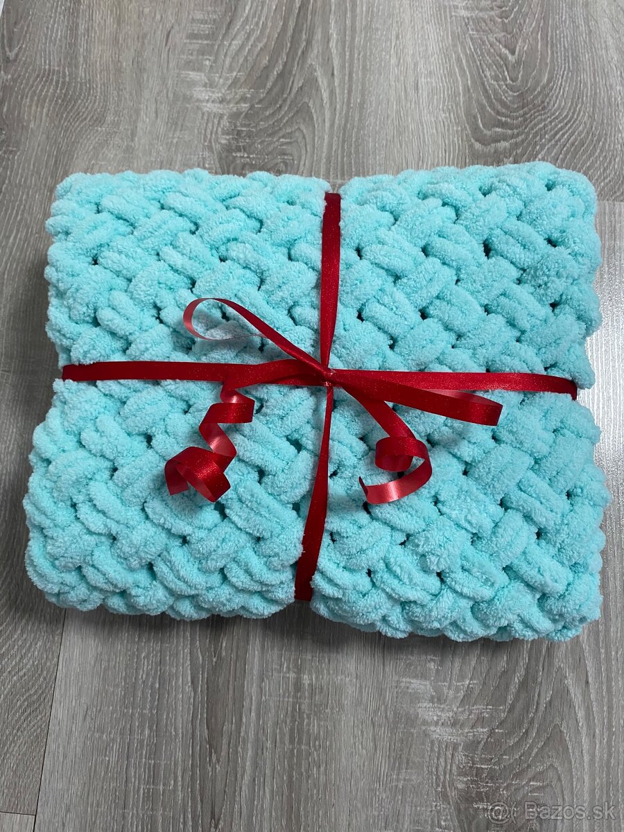 Háčkovaná svetlozelená deka z jemnej eco vlny - 4