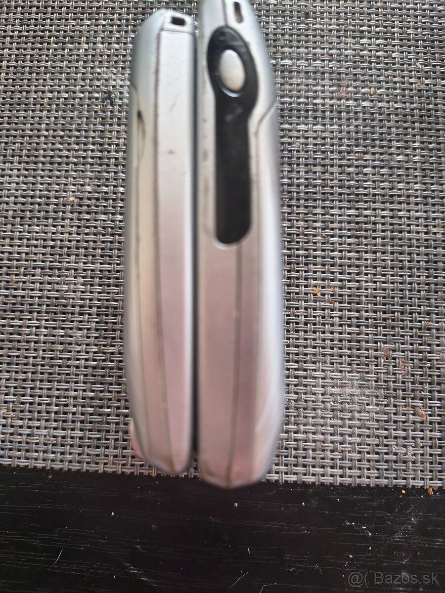 Sony Ericsson Z600 - 4