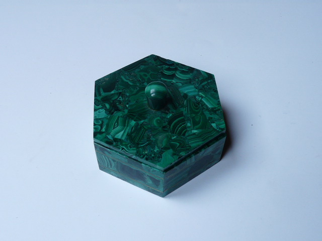 africké ľudové umenie – malachitové artefakty - 4