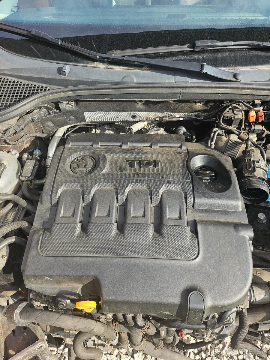 Rozpredám Škoda Octavia 3 predfacelift 1.6TDI CLHA ,DSG - 4