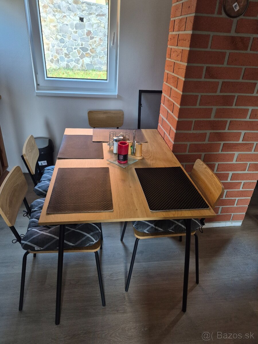 Predam stôl+4 stoličky - 4