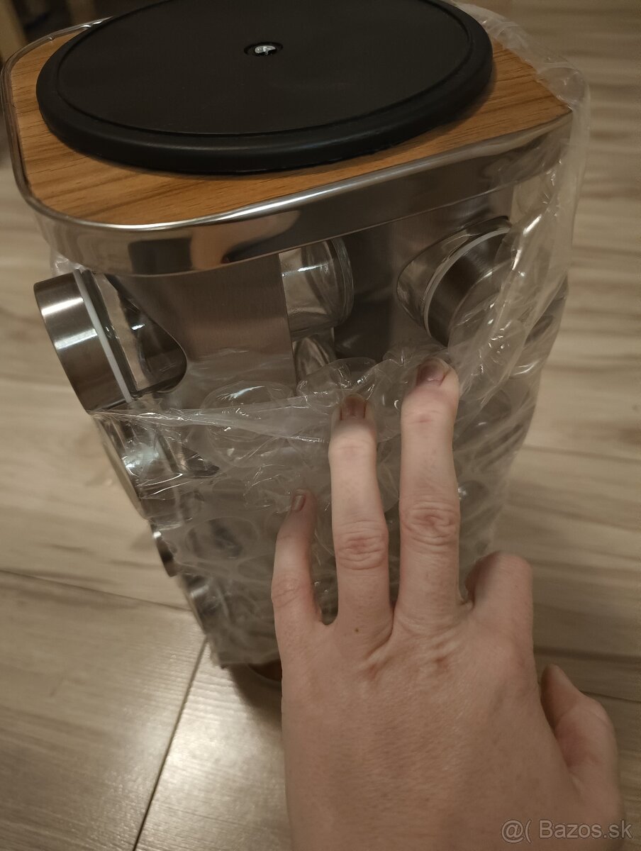 Stojan na koreniny - 4