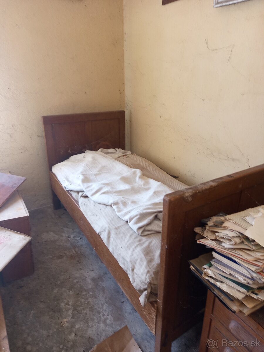 Staré postele,skrine - 4