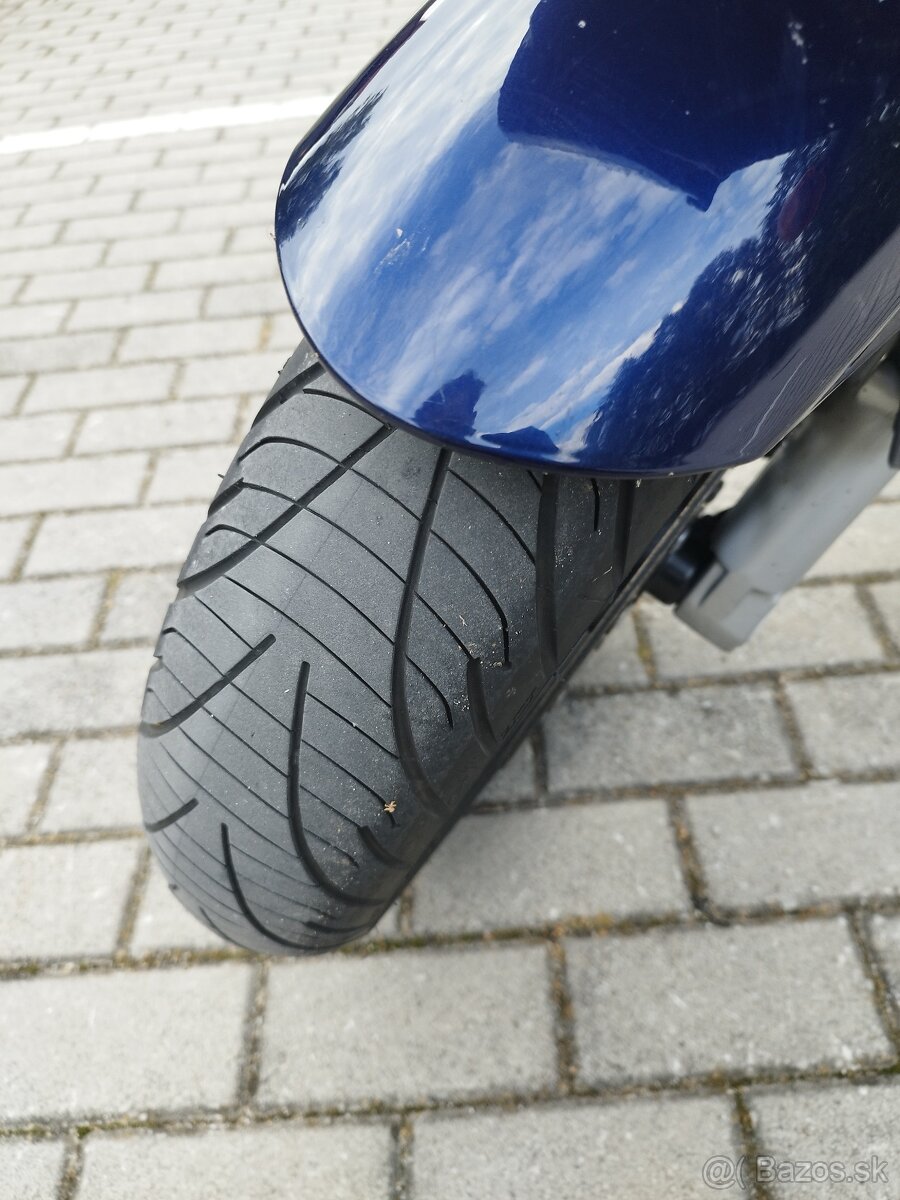 Suzuki SV 650s - 4