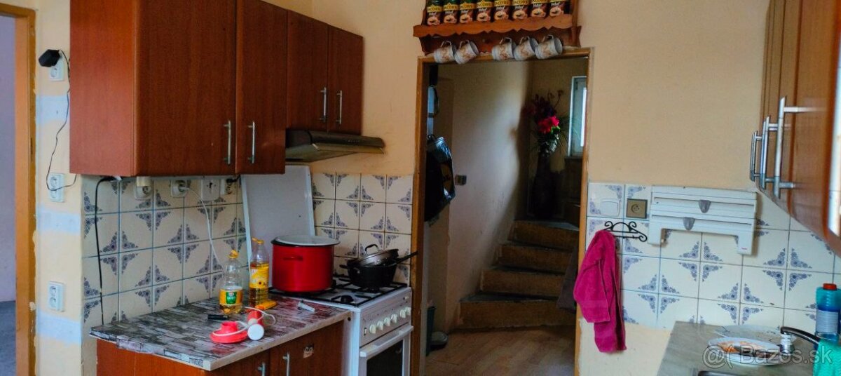 ČERVENÍK Na Predaj 2-podlažný RD s možnosťou autoservisu - 4