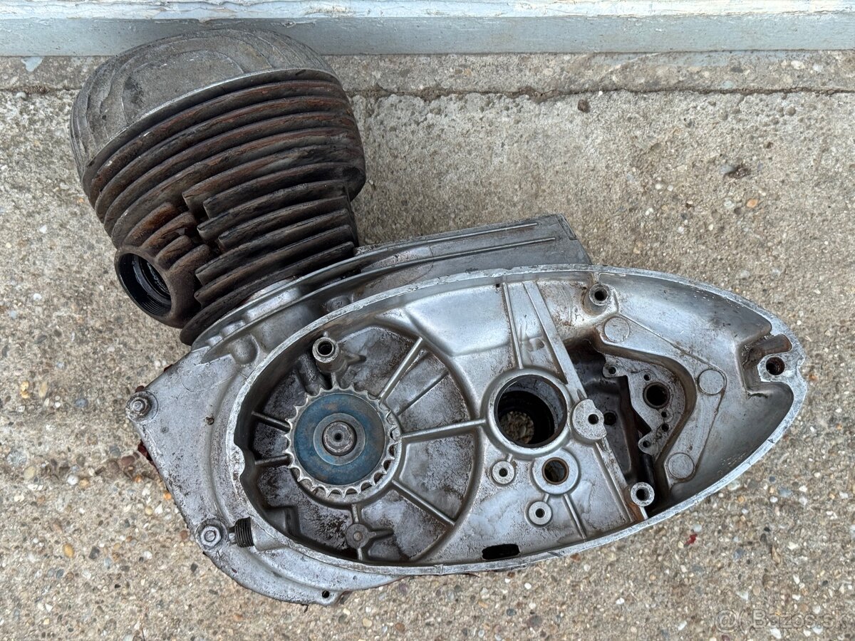 Predám motor Jawa 250 - 4