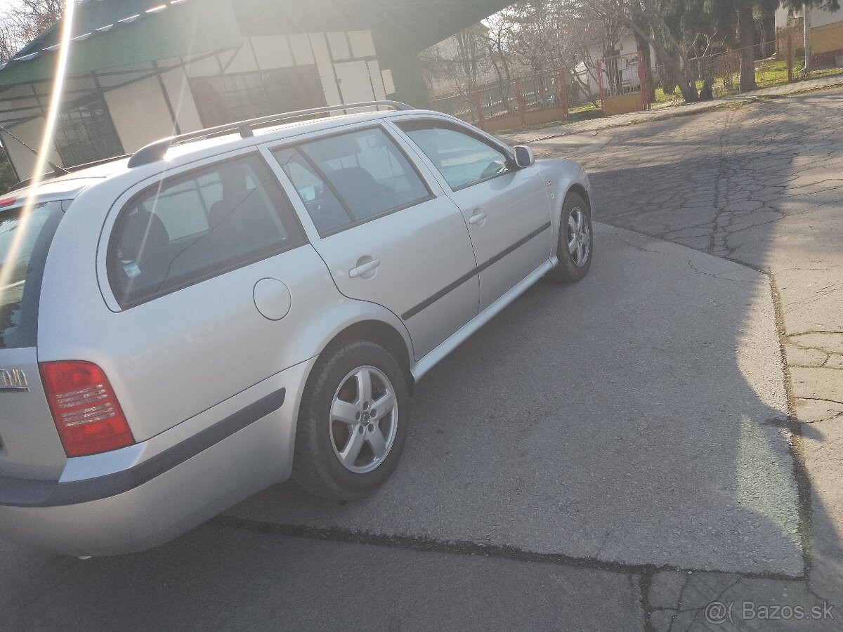 Predám škoda Octavia combi 1.6 75k.benzín - 4