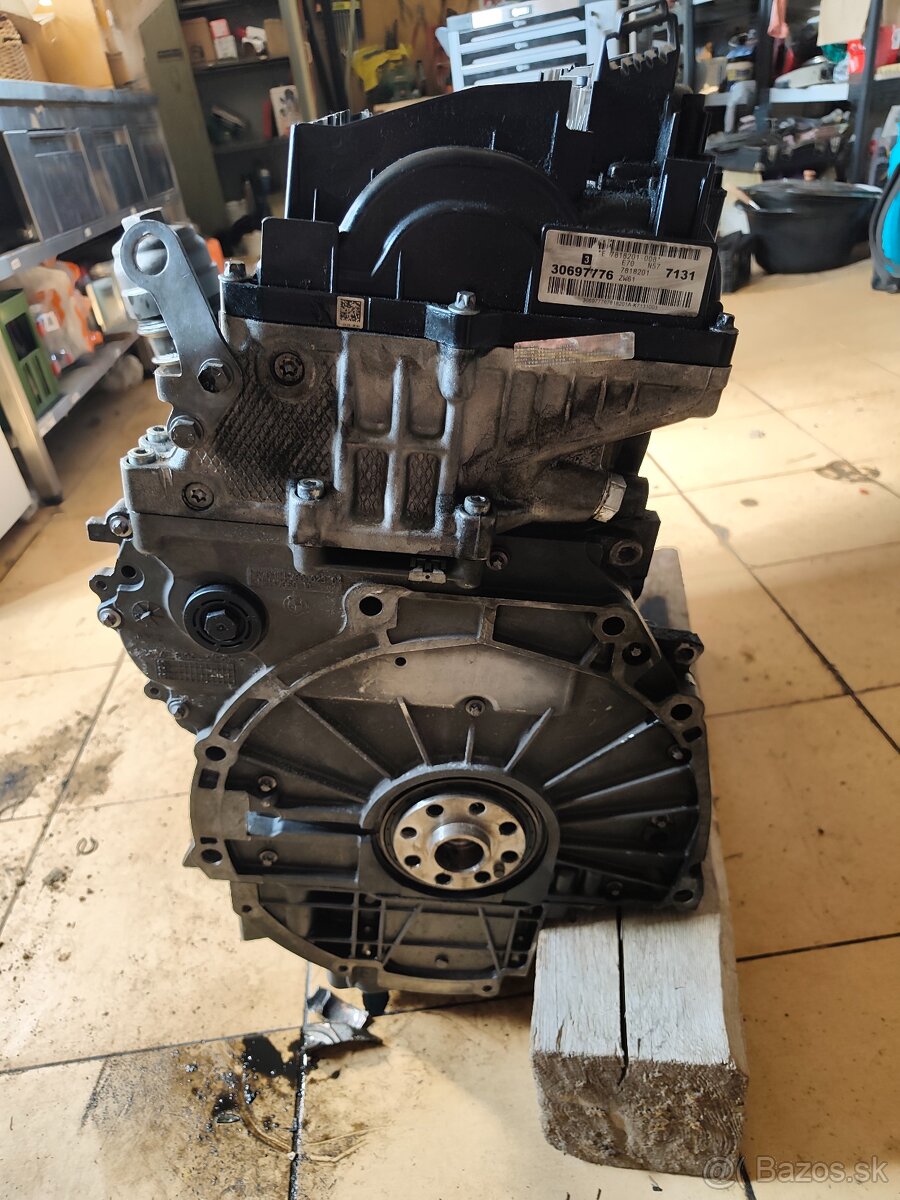 Motor BMW N57D30B poškodený - 4