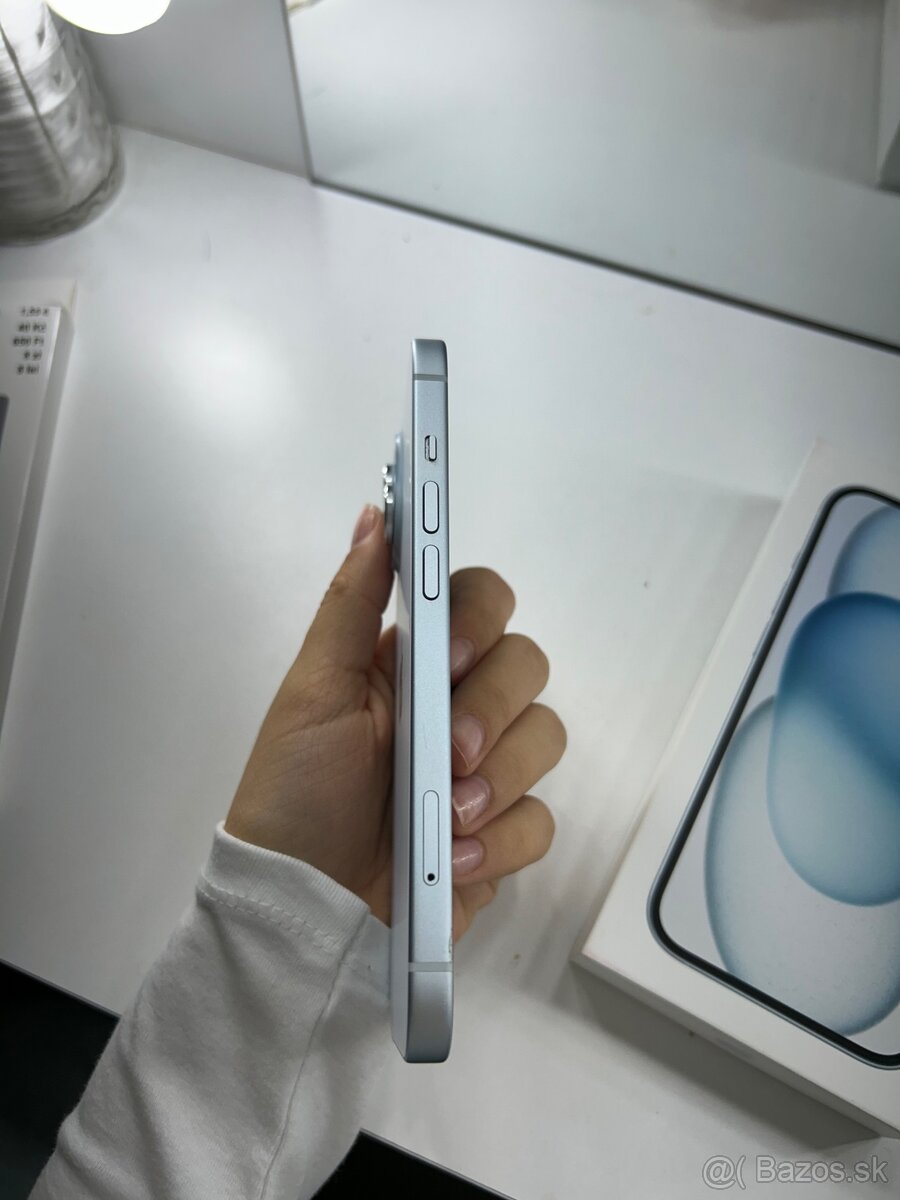 Iphone 15 - 4