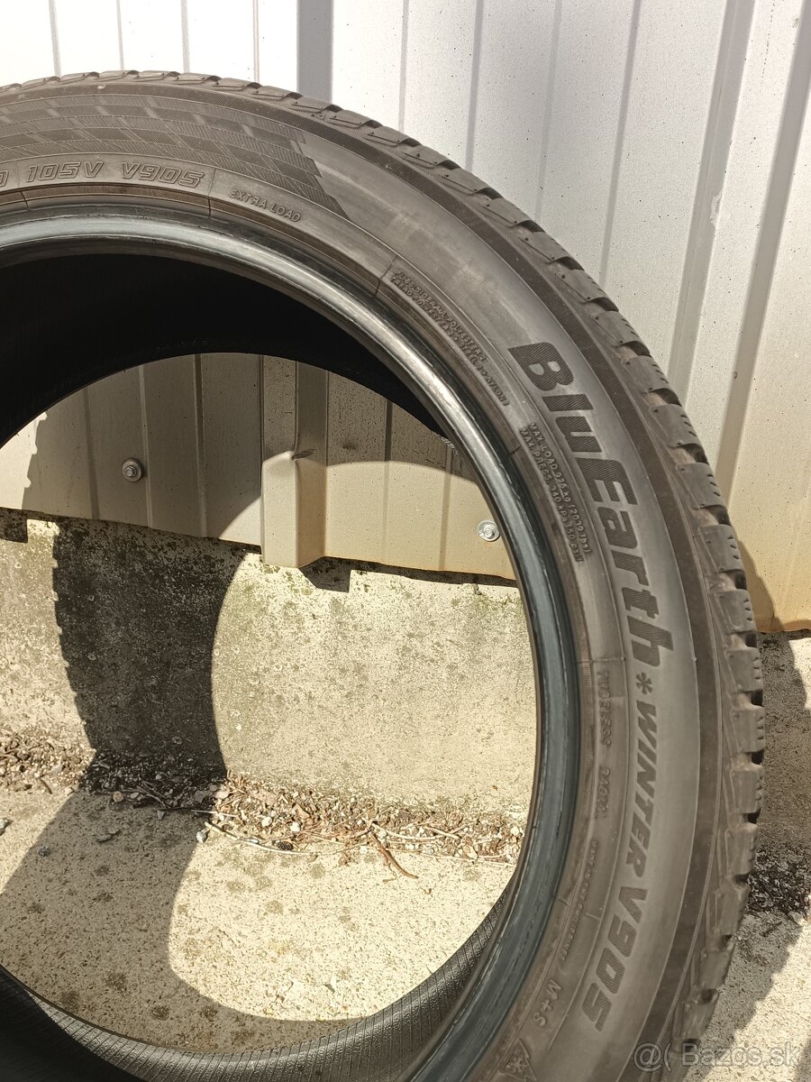 Predám zimné pneu Yokohama 255/45 R20 105V XL - 4