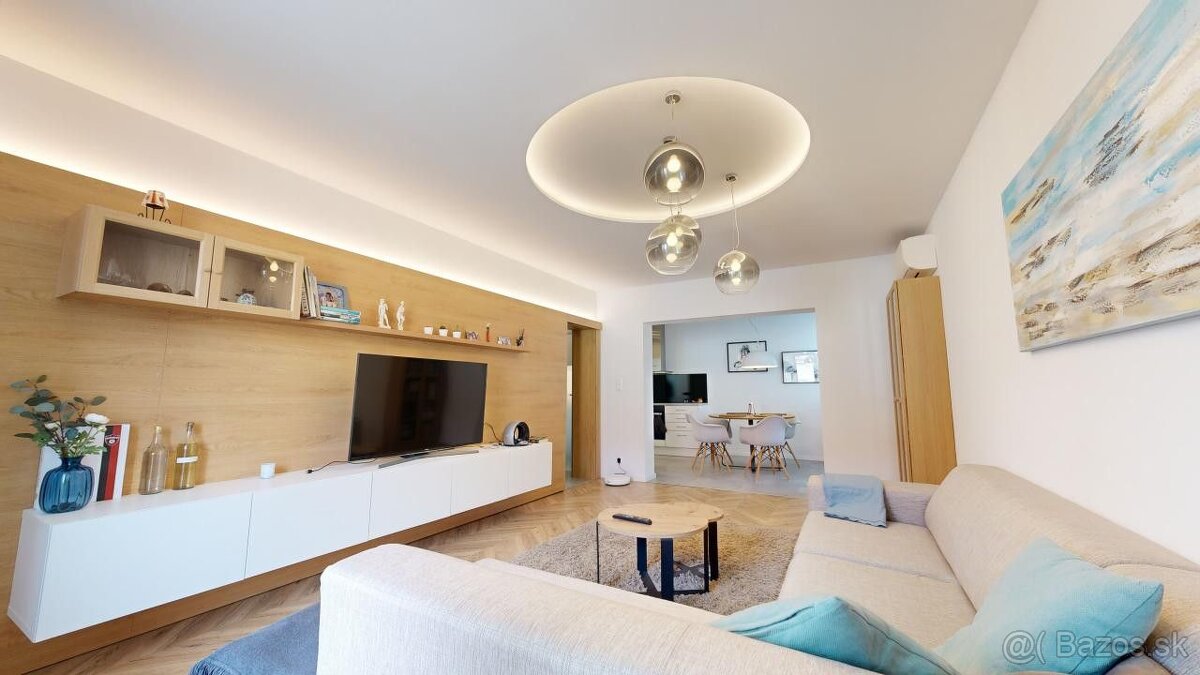 Krásny 3izb.byt v úplnom centre v oplotenom areáli s vlastný - 4