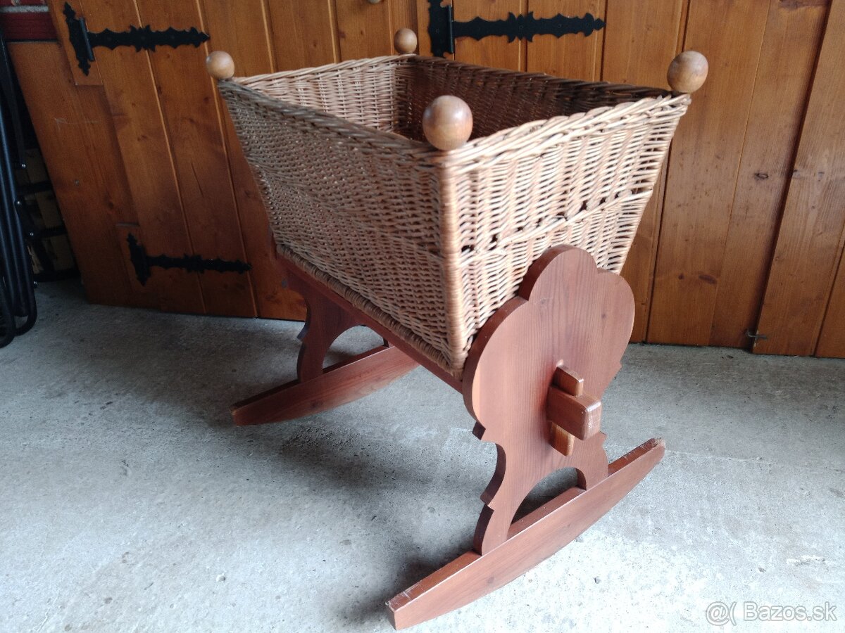 KOLÍSKA DETSKÁ - Z masívu a prútia. - 4