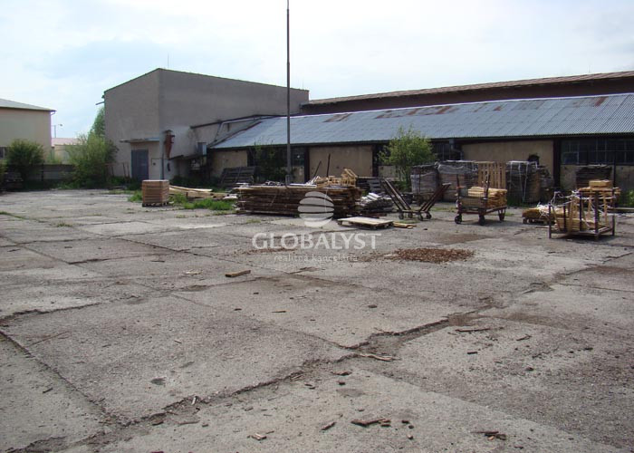 Výrobno skladový areál s pozemkom 8000 m2 v Kežmarku - 4