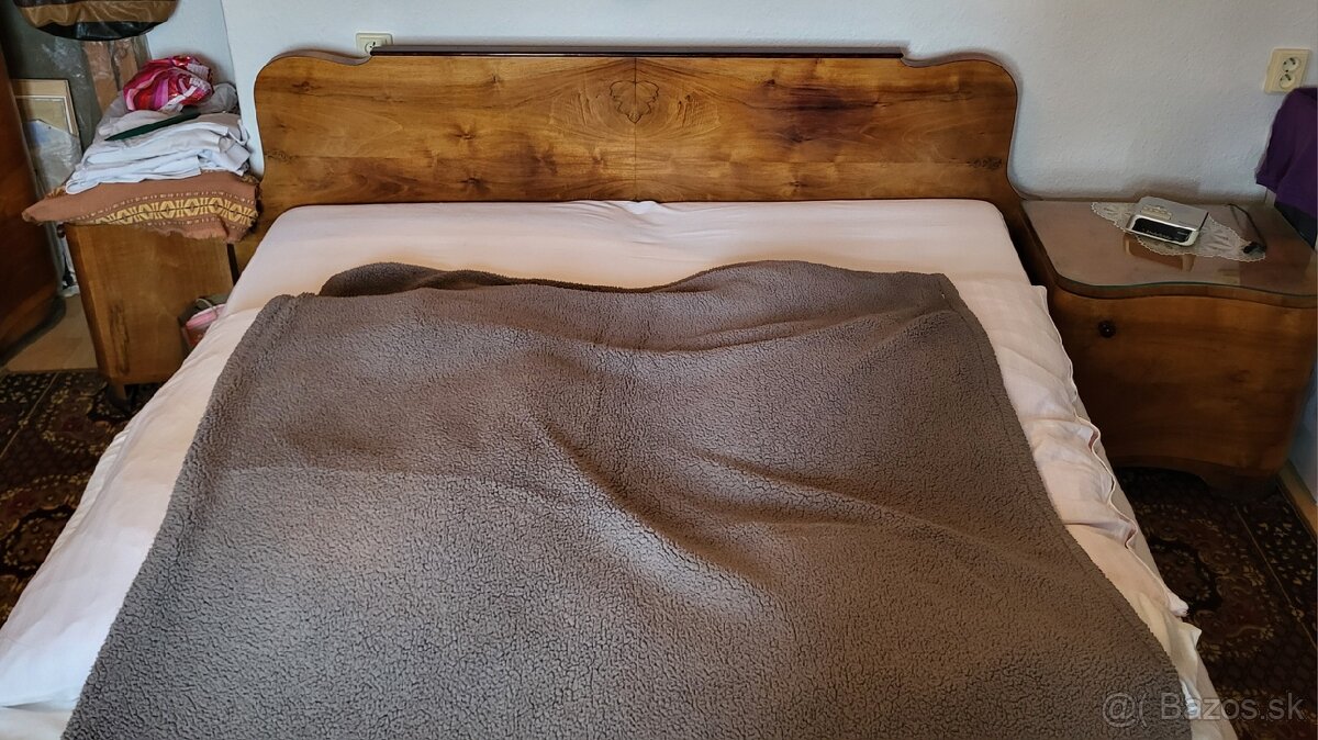 Masívna Spálňova zostava z Orecha - 4