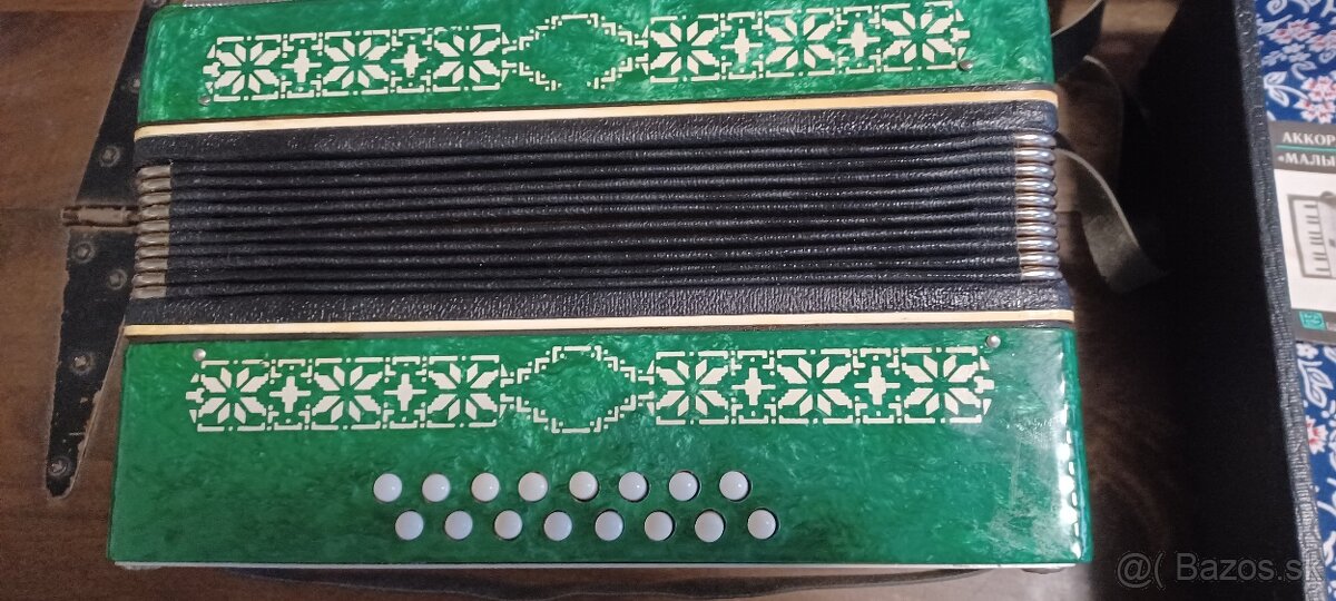 Starý akordeón, harmonika top stav. - 4