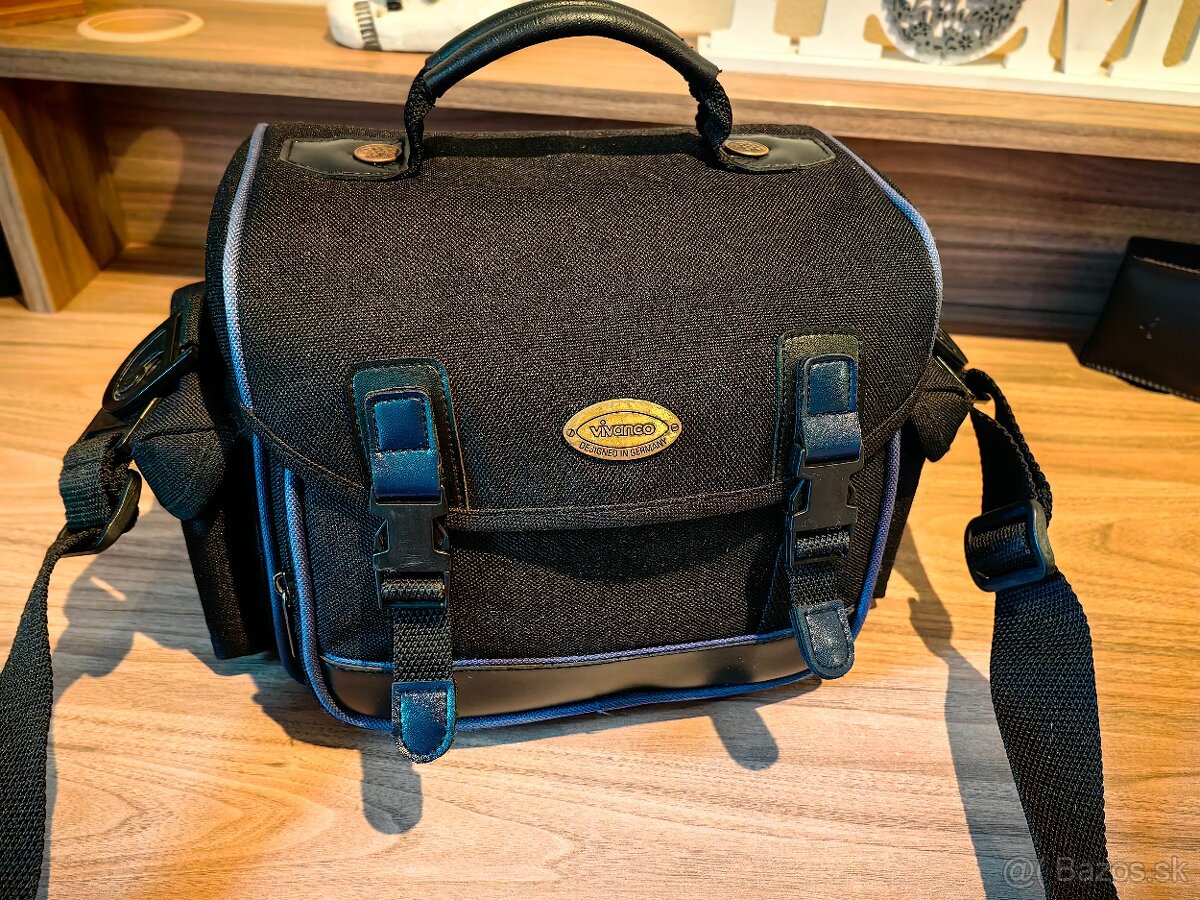 Konica Minolta Dynax 5D dva objektívy + príslušenstvo - 4