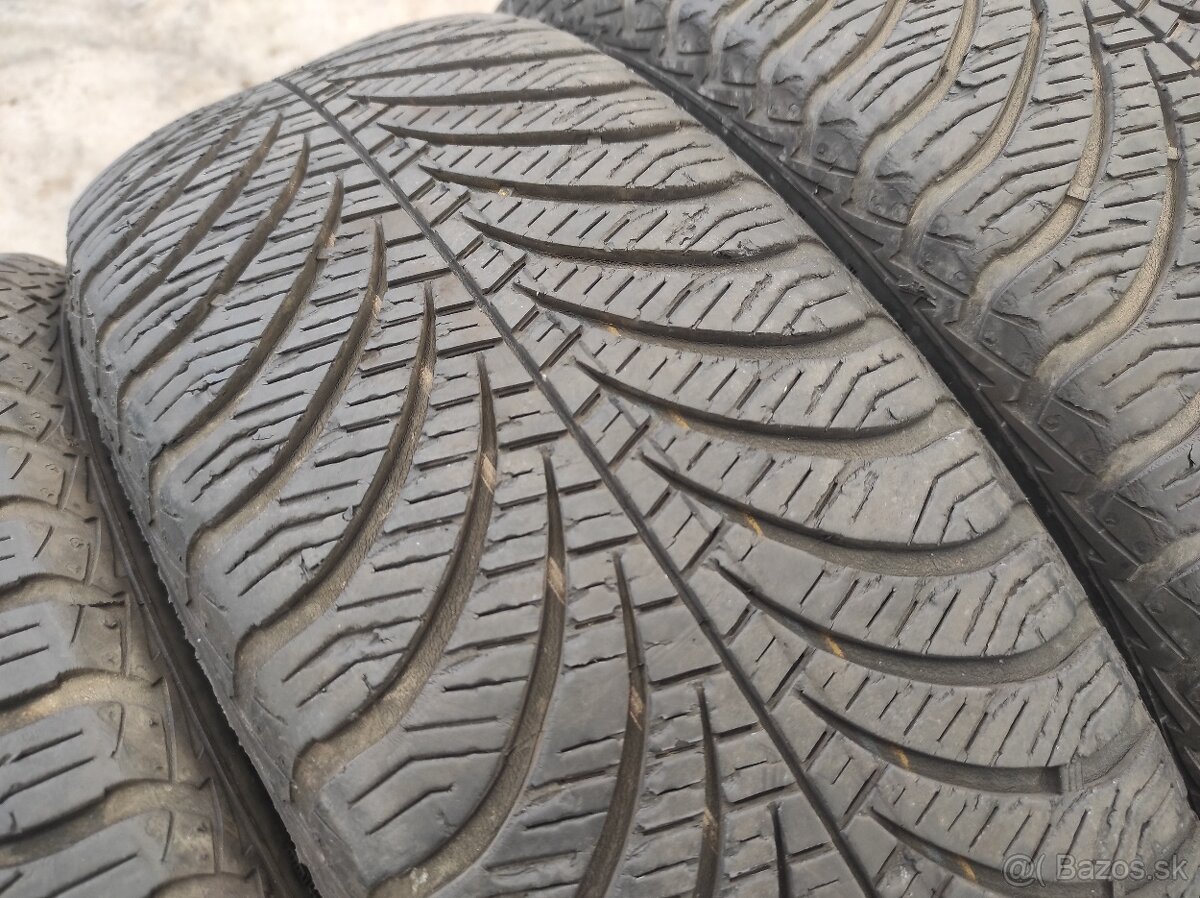 Celorocne pneu 185/60 R15 GoodYear 4ks - 4