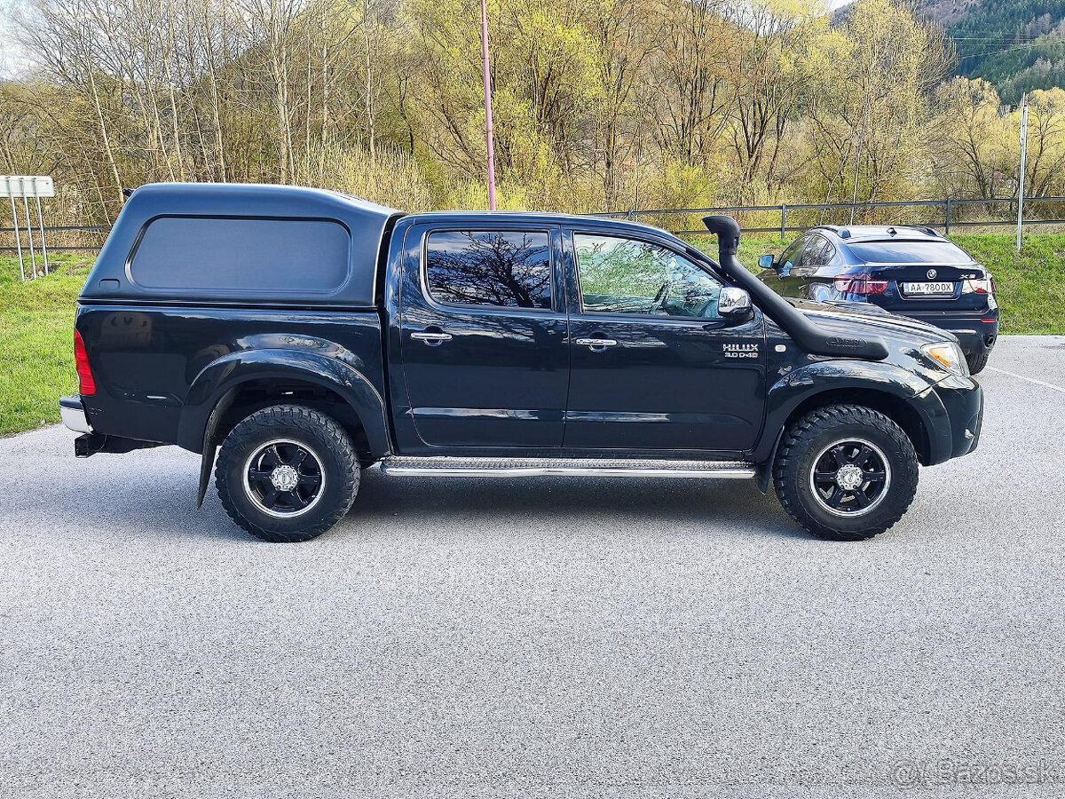 Predám Toyotu Hilux 4 WD 3.0TD 126,0 KW