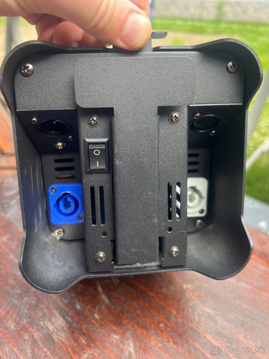 Predám nové baterkové LED PAR 6x18 RGBWAUV WiFi s kejsom - 4