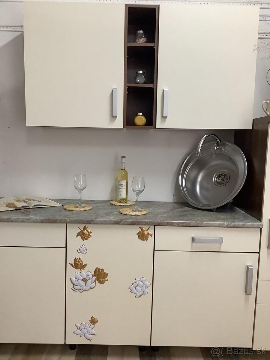 Svetlá moderná kuchyňa IRMA - 4