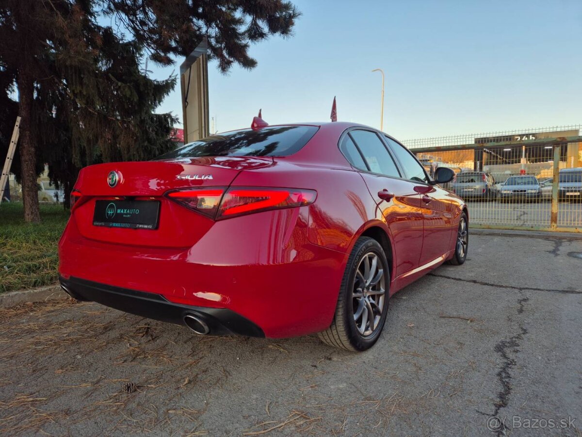 Alfa Romeo Giulia 2.2 Diesel 180 AT Super - 4