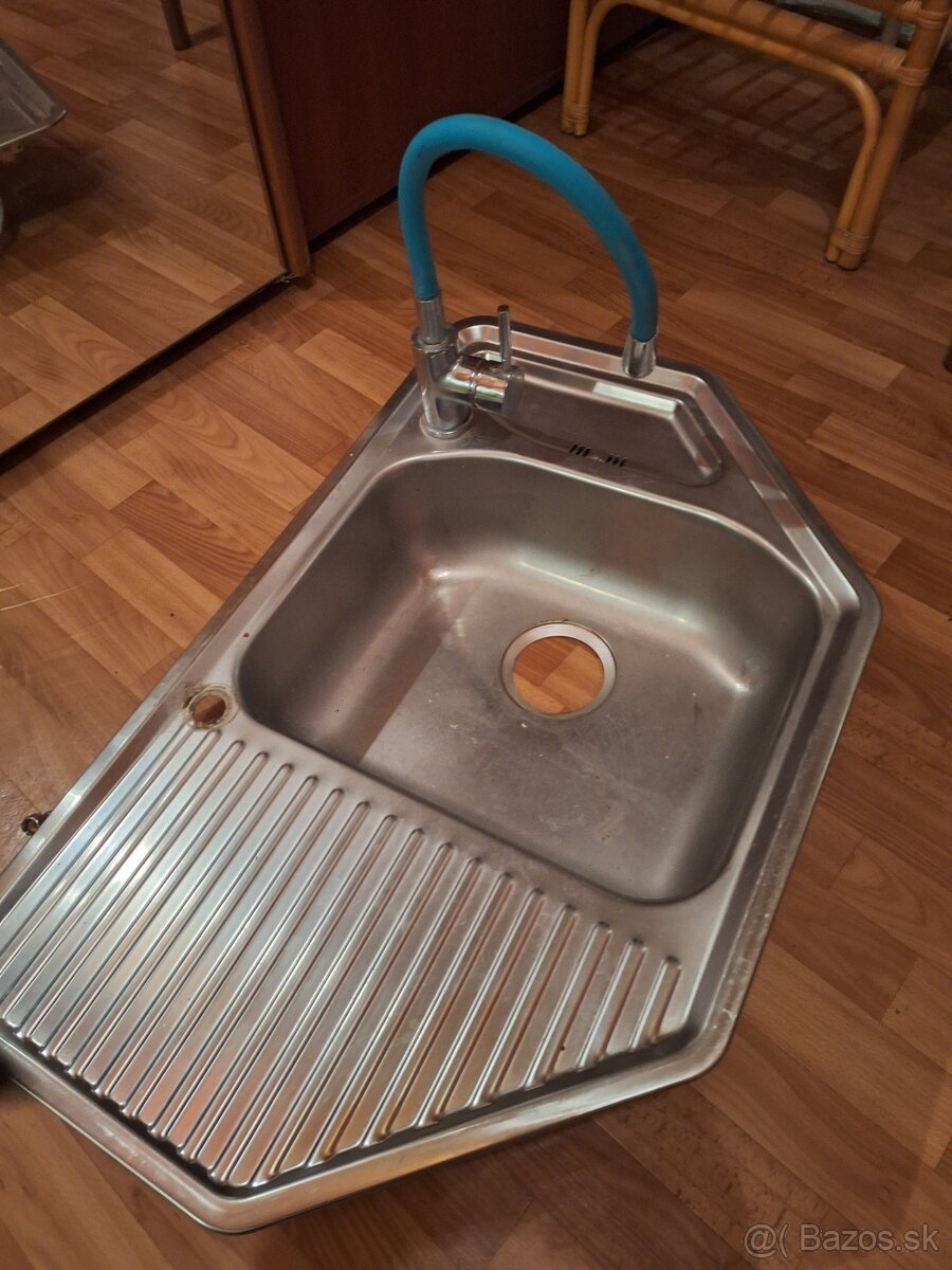 Predám rohový dres. - 4