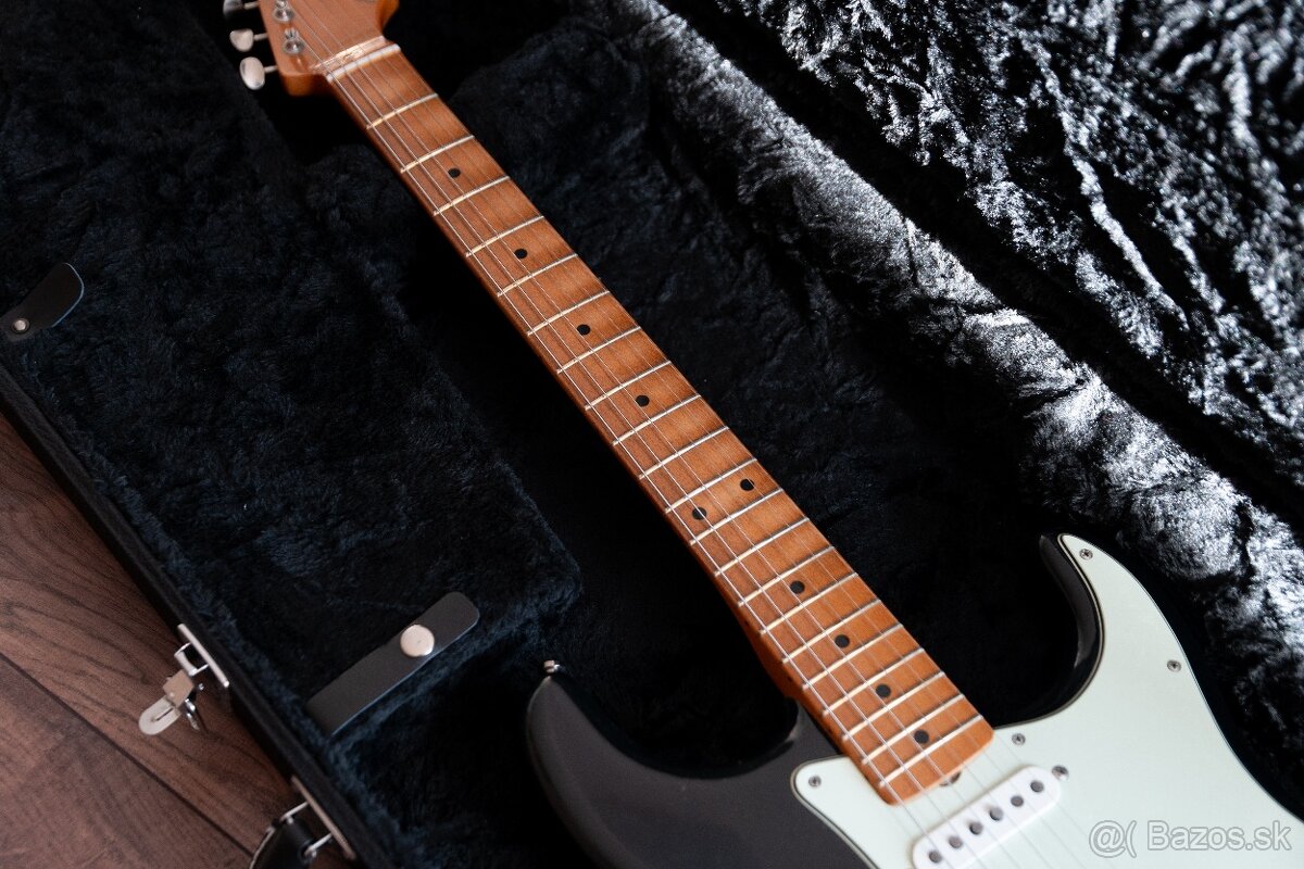 Limited Edition Vintera® II Road Worn® '60s Stratocaster® - 4