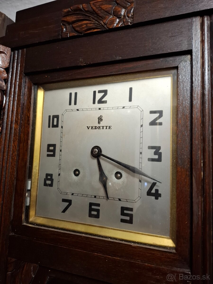 Predám funkčné polbicie starožitné nástenné hodiny VEDETTE F - 4