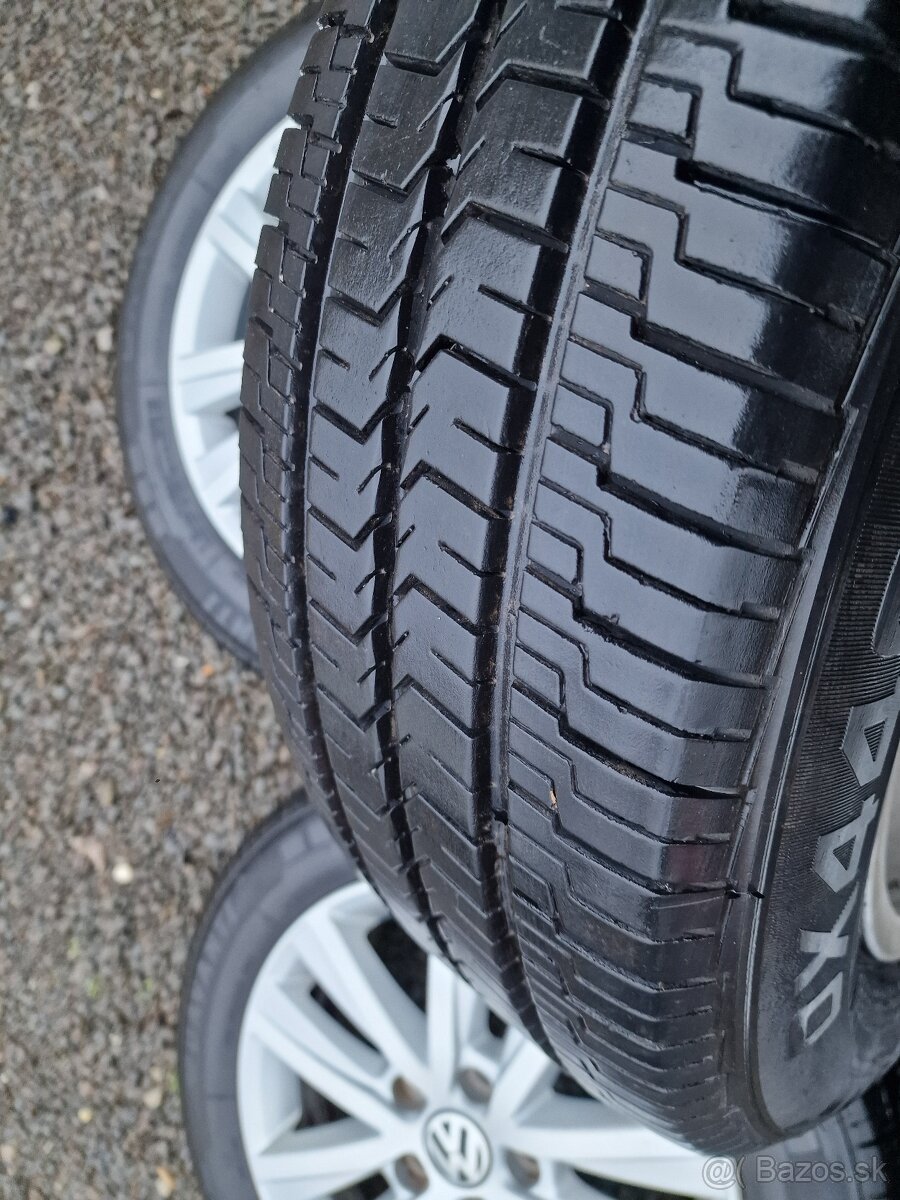 Alu disky 17"5×120 obute 215/60R17 VW T5 T6 - 4
