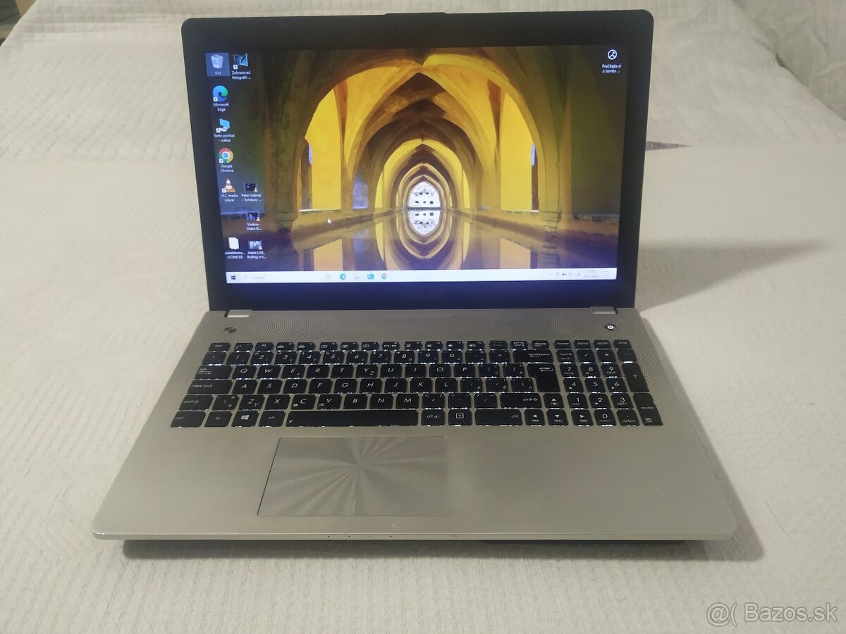 Asus. Intel i7. SSD 256 GB. 16GB.nVidia 8GB. Nová baterka. - 4