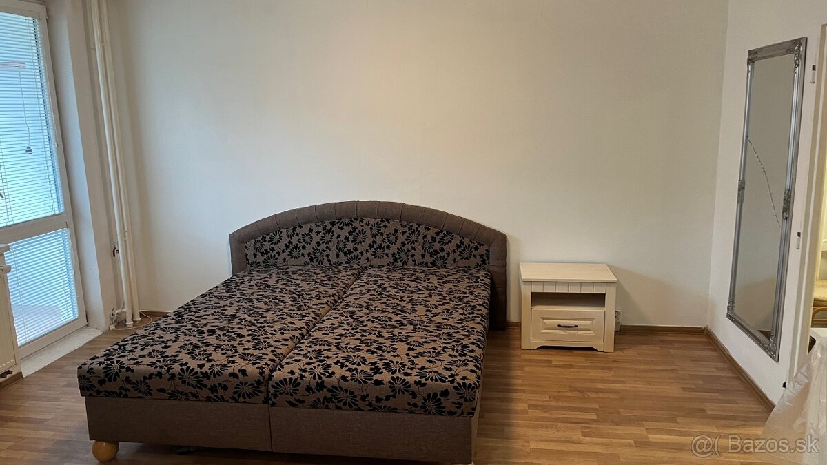 1 izb byt prenajom - 4