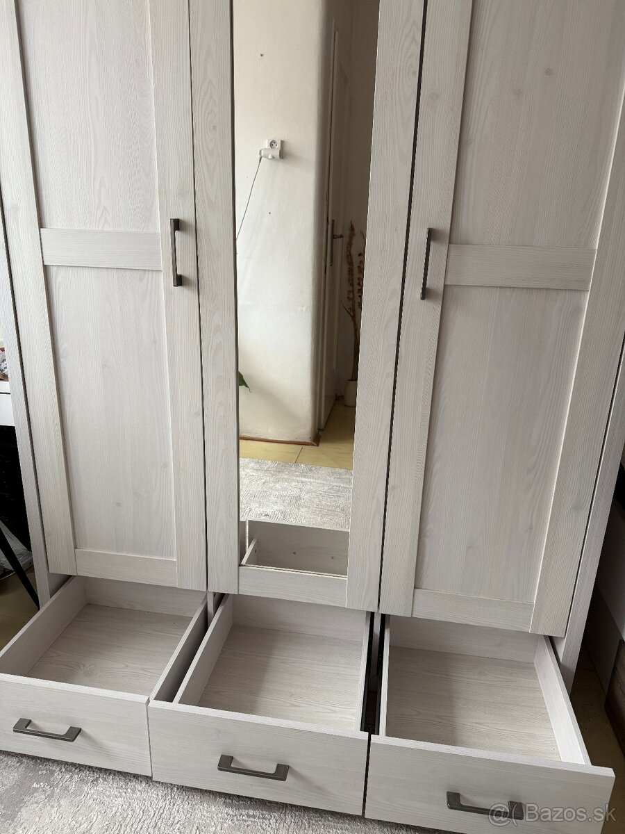 Šatníková skriňa - 4