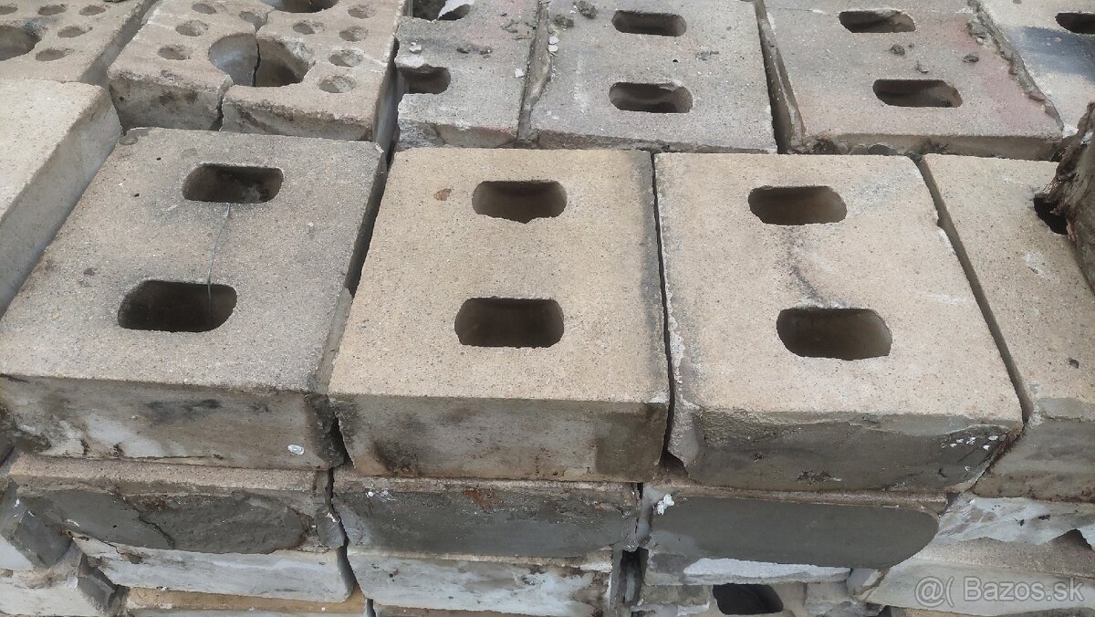 Darujem tehly (dierované) za odvoz - 4