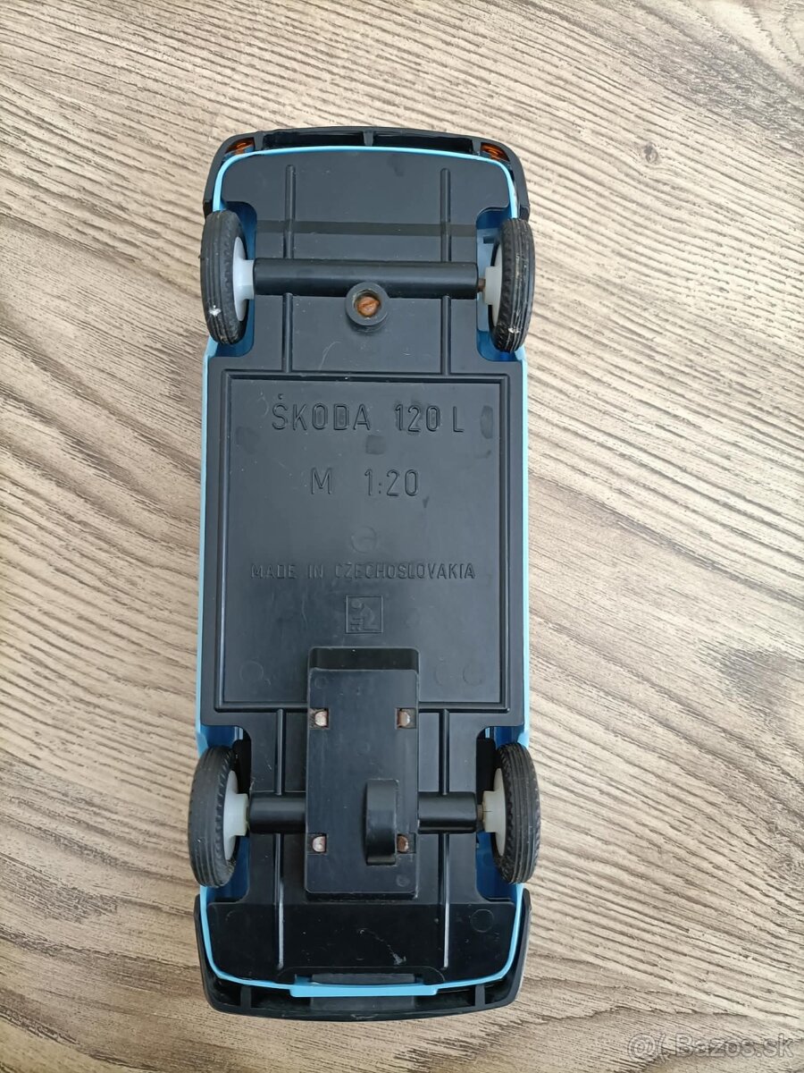 Skoda 120 kdn stare hracky - 4