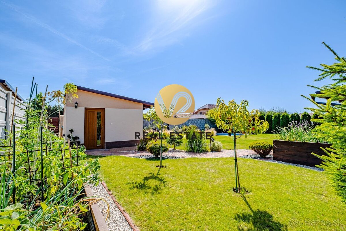 REZERVOVANÉ NA PREDAJ – Rodinný dom s krásnym pozemkom, bazé - 4